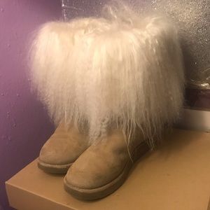 REPOSHED  used cream lida uggs